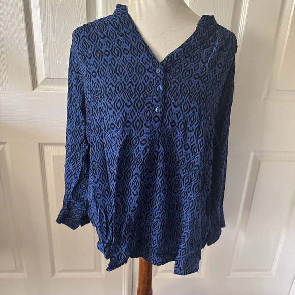 Grand And Greene Top Womens Plus Sz 1X Geometric Boho V Neck Blue Lightweight - Picture 2 of 13
